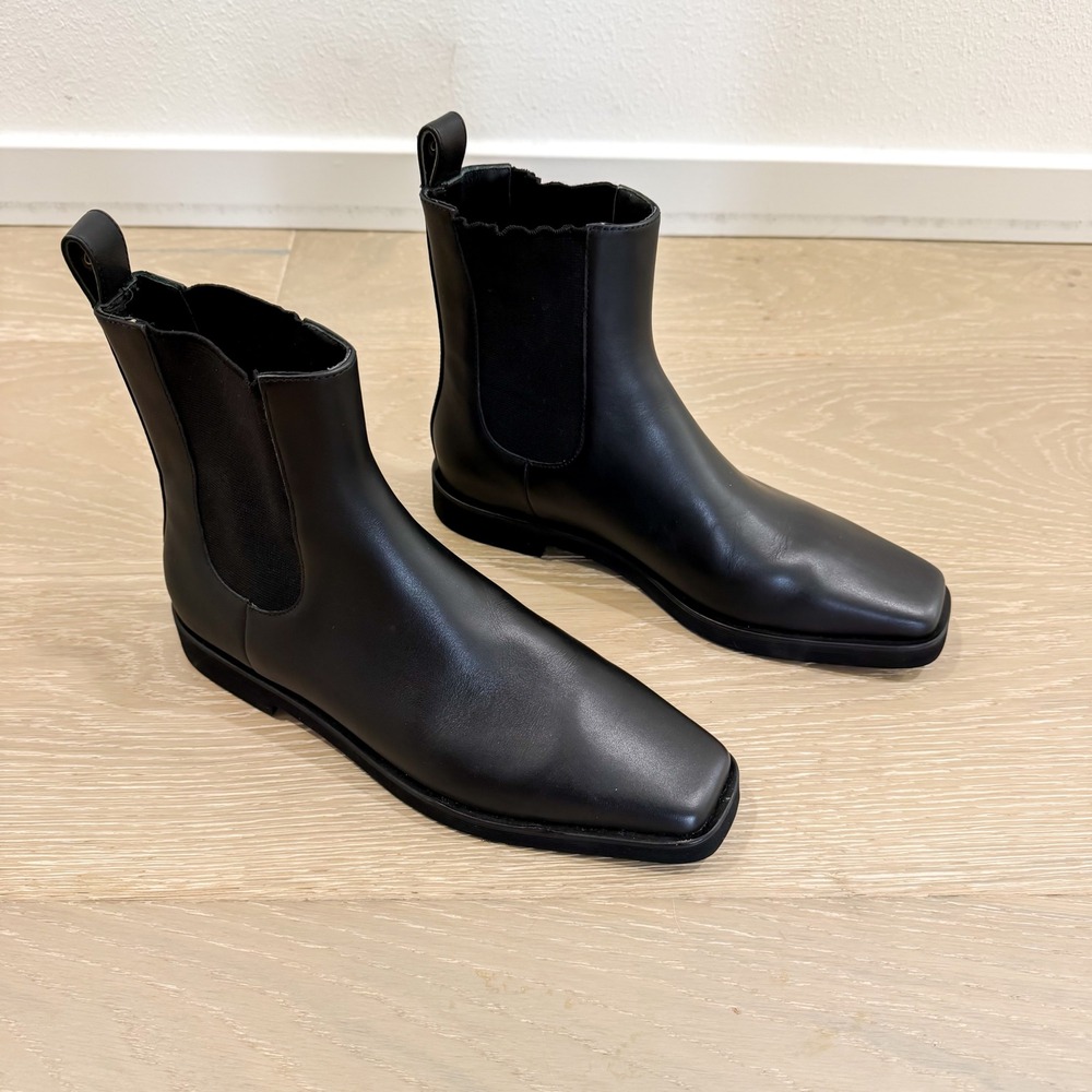 Toteme Square Toe Chelsea Leather Boots Black Lightweight Preppy Boho 37 or 7